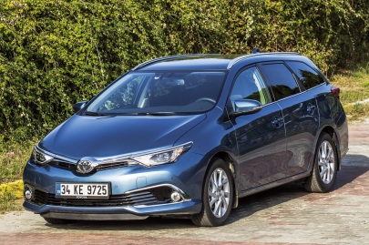 Toyota Auris Touring Sports 1.6 lt A/T
